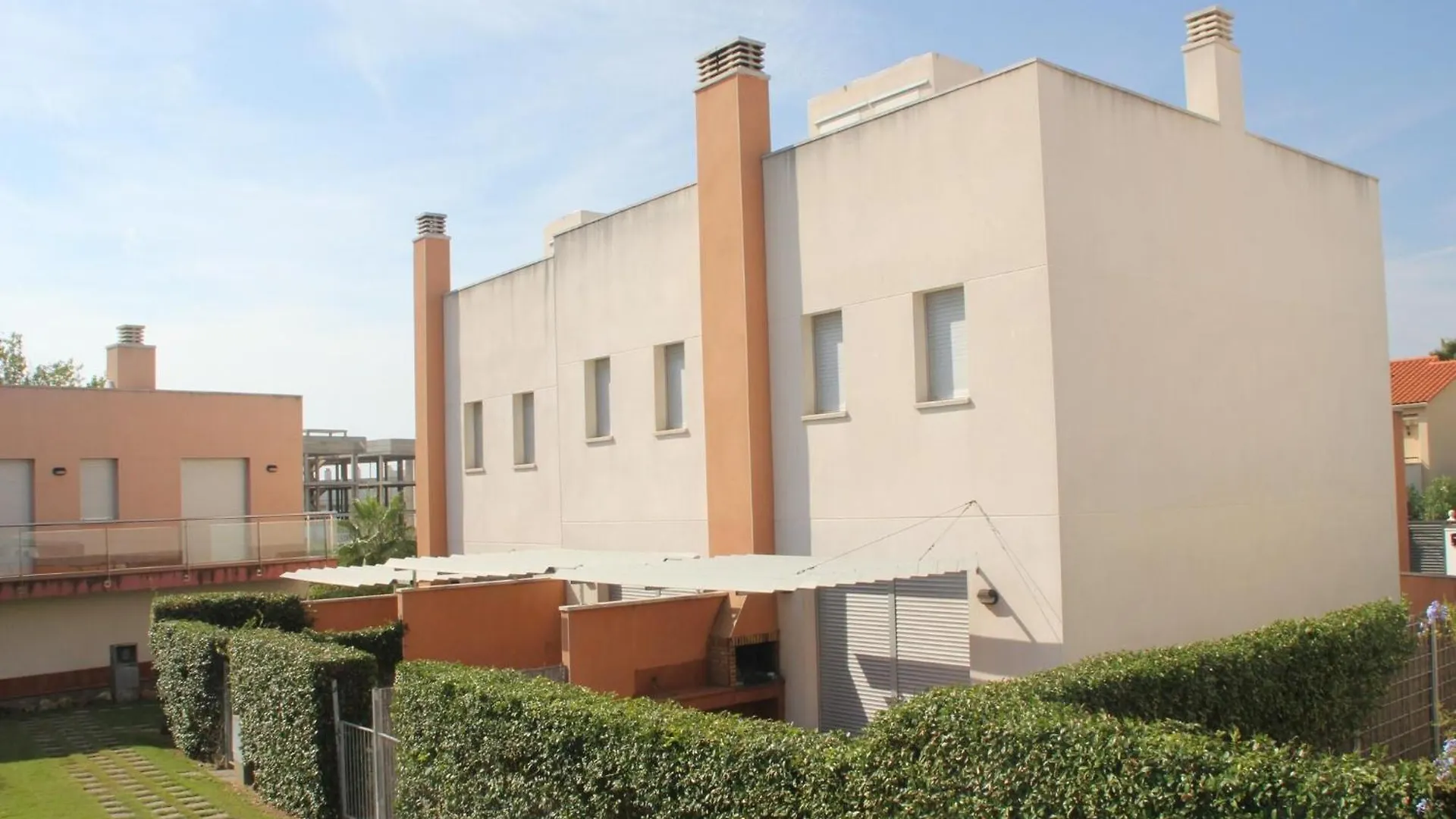 Nice Apartment With Private Terrace Creixell